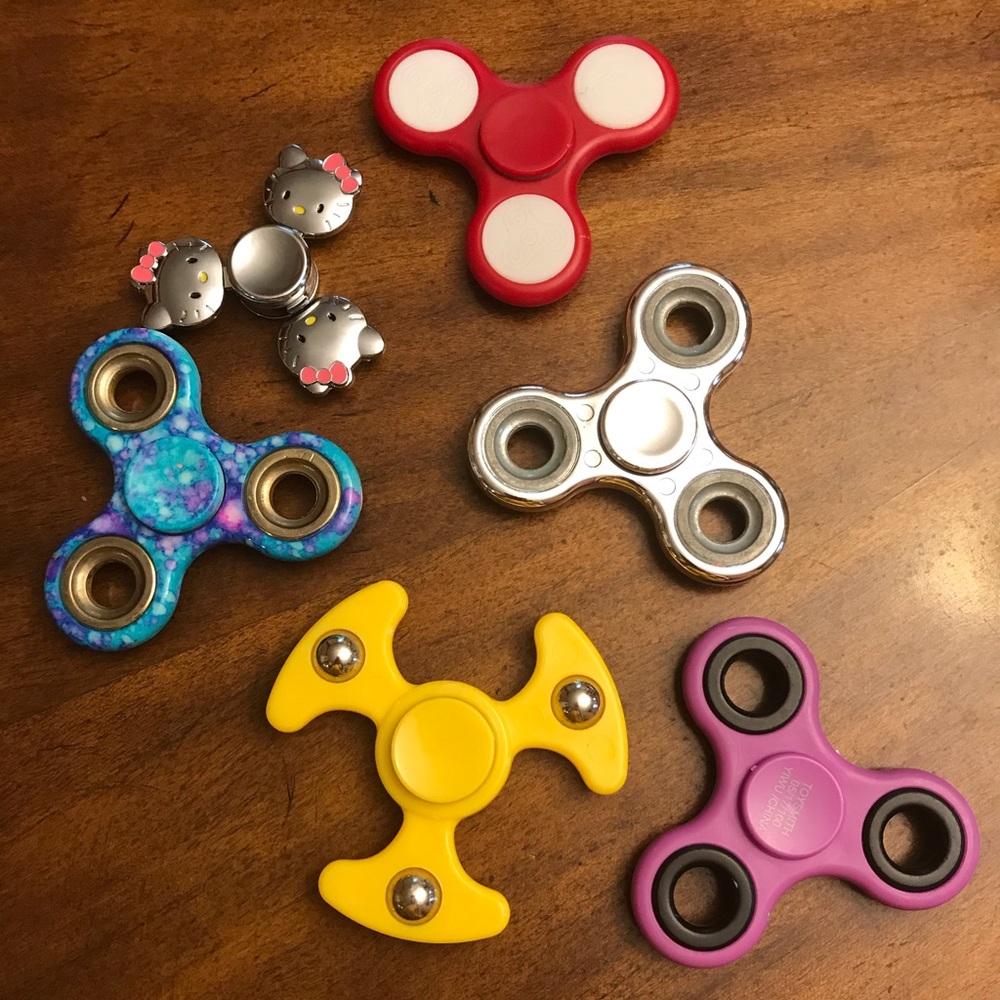 6 fidget spinners